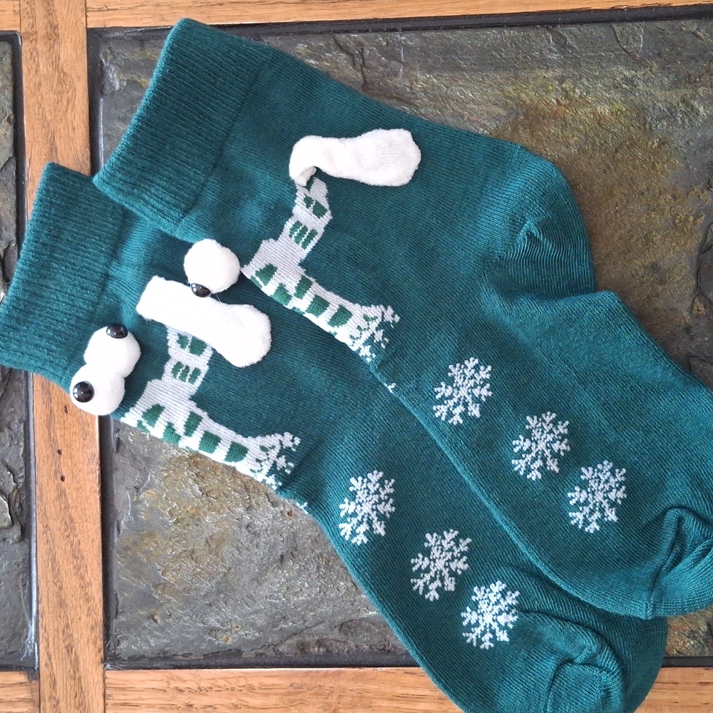 Green Snowflake Socks - Picture 2 of 3